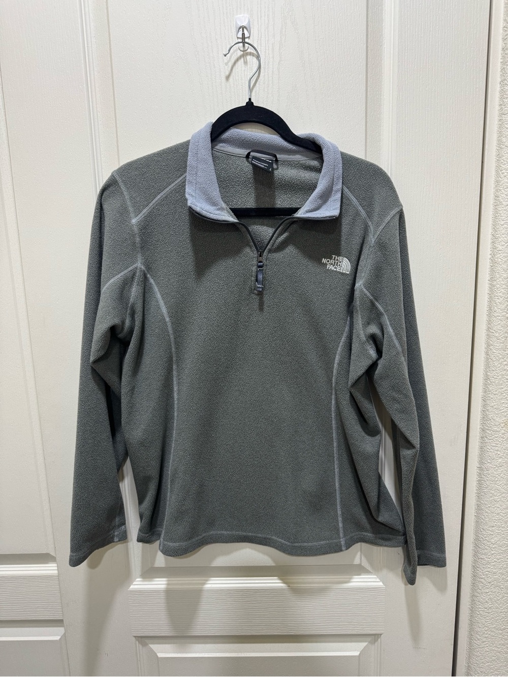 The North Face Women’s L Gray Quarter Zip Fleece Pullover Outdoor
